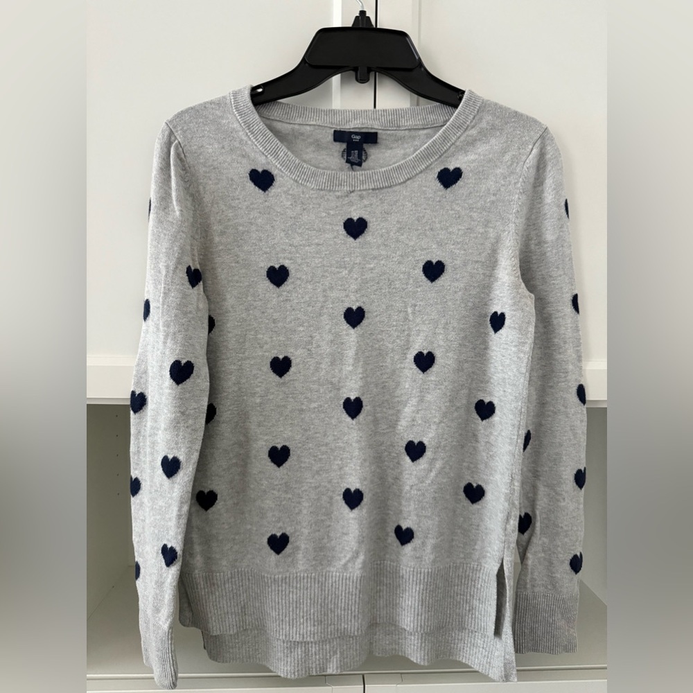 Gap sweater